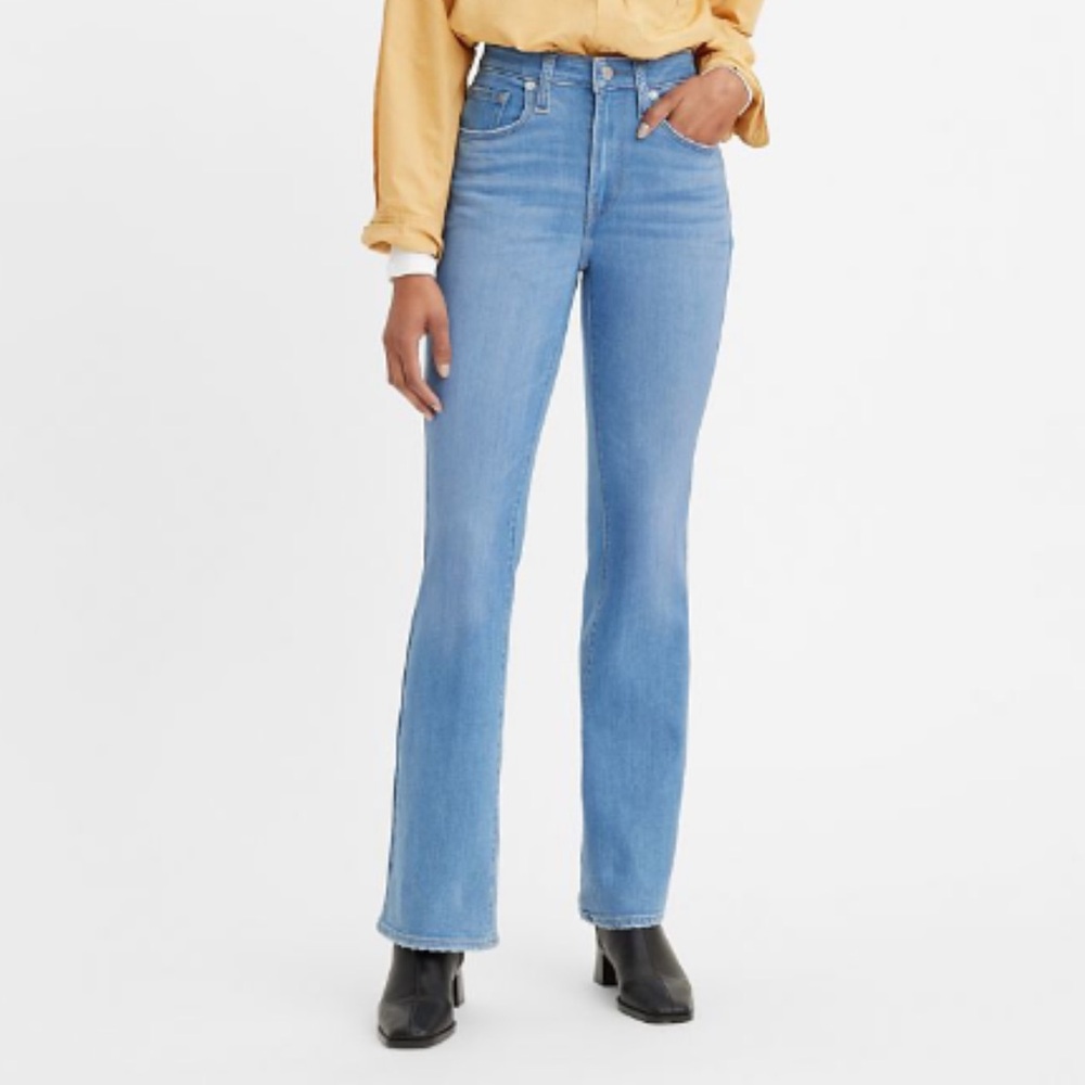 Levi’s 725 Bootcut Flare Jeans